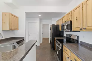 8454 S Ivy Springs Ln, West Jordan, UT 84081 - Photo 2