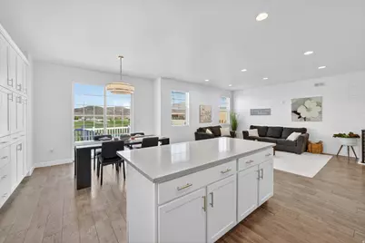6170 N Boulter Peak Ln, Eagle Mountain, UT 84005 - Photo 10