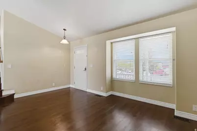 1109 E 3350 N, Layton, UT 84040 - Photo 2