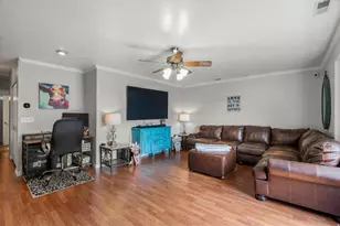 360 W 4900 S, Washington Terrace, UT 84405 - Photo 4