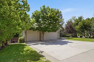 4188 S Lynn Ln, Holladay, UT 84124 - Photo 2