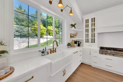 295 S 1550 E, Bountiful, UT 84010 - Photo 10
