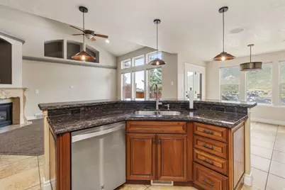 15023 S Eagle Crest Dr E, Draper, UT 84020 - Photo 12