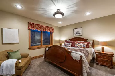 9621 S Glacier Park Ln, Sandy, UT 84092 - Photo 30