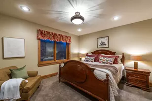 9621 S Glacier Park Ln, Sandy, UT 84092 - Photo 30