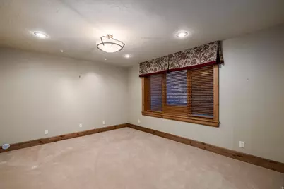 9621 S Glacier Park Ln, Sandy, UT 84092 - Photo 26