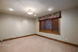 9621 S Glacier Park Ln, Sandy, UT 84092 - Photo 26