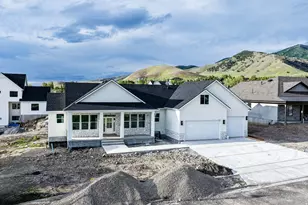 859 E 130 N, Hyde Park, UT 84318 - Photo 1