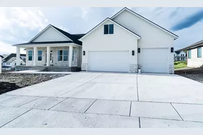 859 E 130 N, Hyde Park, UT 84318 - Photo 2