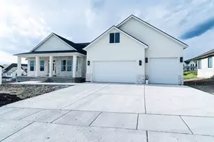 859 E 130 N, Hyde Park, UT 84318 - Photo 2