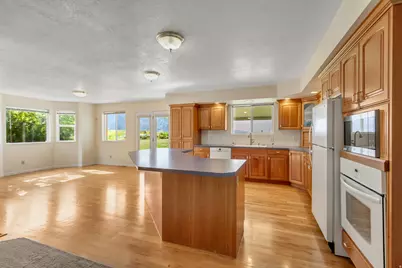 1671 Cherokee Cir, Ogden, UT 84403 - Photo 4