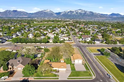 10185 S Chattel Cir W, South Jordan, UT 84095 - Photo 42