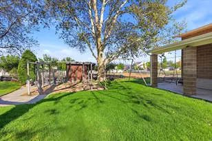 10185 S Chattel Cir W, South Jordan, UT 84095 - Photo 18