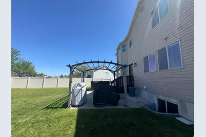 5577 S 4650 W, Hooper, UT 84315 - Photo 16