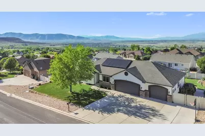 23 E Park Dr, Elk Ridge, UT 84651 - Photo 2