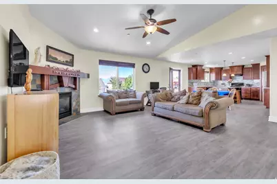 23 E Park Dr, Elk Ridge, UT 84651 - Photo 10