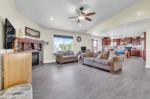 23 E Park Dr, Elk Ridge, UT 84651 - Photo 10
