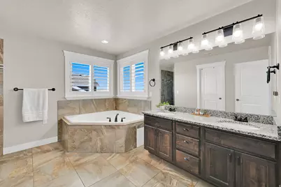 254 S 1675 E, Layton, UT 84040 - Photo 32