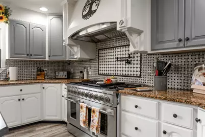 9581 E 8000 N, Lapoint, UT 84039 - Photo 8