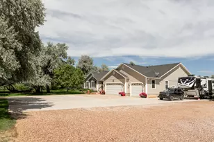 9581 E 8000 N, Lapoint, UT 84039 - Photo 2