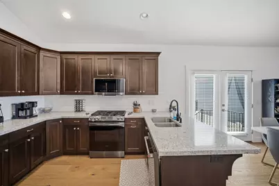 10682 S Bridlewood Ln E, Sandy, UT 84092 - Photo 6
