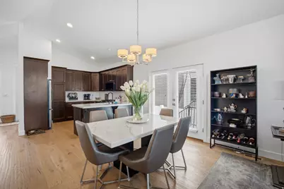 10682 S Bridlewood Ln E, Sandy, UT 84092 - Photo 8