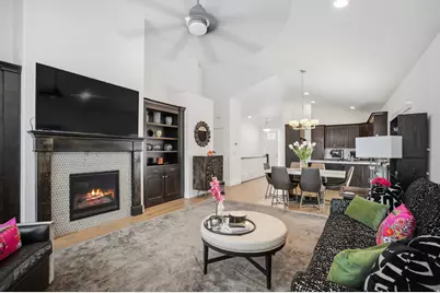 10682 S Bridlewood Ln E, Sandy, UT 84092 - Photo 4
