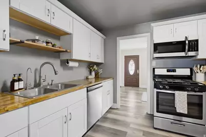 320 S 320 W, Tooele, UT 84074 - Photo 6