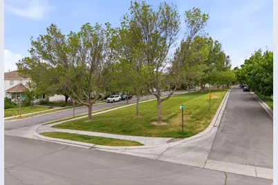 7901 N Weeping Ash Dr, Eagle Mountain, UT 84005 - Photo 26