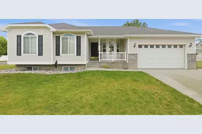 114 Spyglass Dr, Stansbury Park, UT 84074 - Photo 1