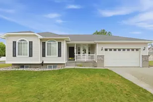 114 Spyglass Dr, Stansbury Park, UT 84074 - Photo 1