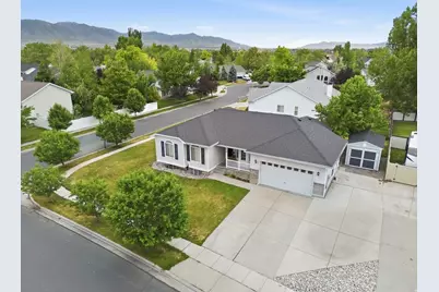 114 Spyglass Dr, Stansbury Park, UT 84074 - Photo 2