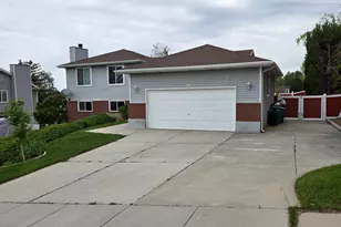 1263 E Grayson Ct S, Sandy, UT 84094 - Photo 2