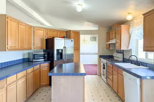 141 S 100 E, Emery, UT 84522 - Photo 8