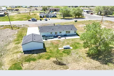 141 S 100 E, Emery, UT 84522 - Photo 6
