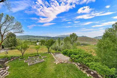 8975 E Pineview Dr, Huntsville, UT 84317 - Photo 6
