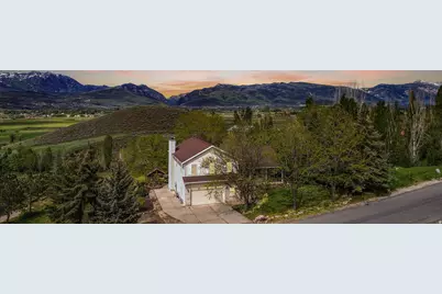 8975 E Pineview Dr, Huntsville, UT 84317 - Photo 2