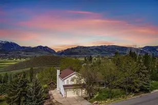 8975 E Pineview Dr, Huntsville, UT 84317 - Photo 2