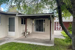 438 E Main St, Elsinore, UT 84724 - Photo 4