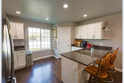 4370 N Angies Aly, Eagle Mountain, UT 84005 - Photo 6