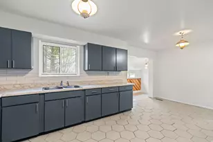 180 E 300 N, Richfield, UT 84701 - Photo 12