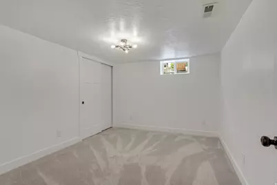 122 E 400 N, Tooele, UT 84074 - Photo 22