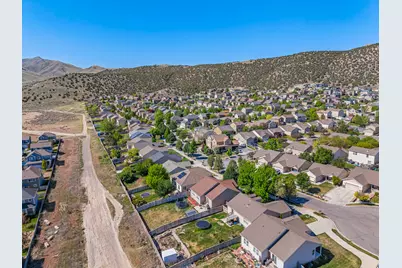 7092 N Cherokee St, Eagle Mountain, UT 84005 - Photo 2