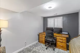 9135 S Morningview Dr E, Sandy, UT 84094 - Photo 28