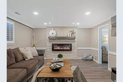 9135 S Morningview Dr E, Sandy, UT 84094 - Photo 26