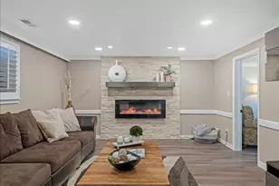 9135 S Morningview Dr E, Sandy, UT 84094 - Photo 26