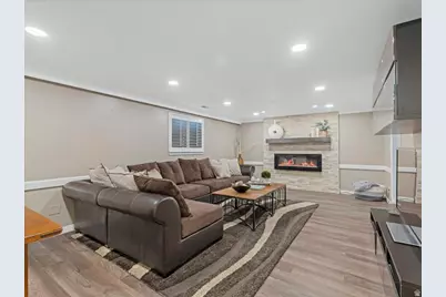 9135 S Morningview Dr E, Sandy, UT 84094 - Photo 24