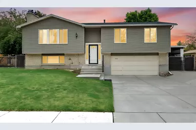 1722 E Kimsbrough Rd S, Sandy, UT 84092 - Photo 1