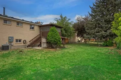 1722 E Kimsbrough Rd S, Sandy, UT 84092 - Photo 28
