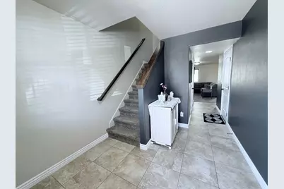 1922 N 325 W, Harrisville, UT 84414 - Photo 2